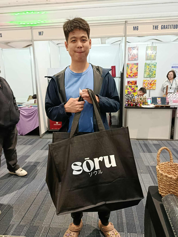 <h3><em>Aron</em></h3>