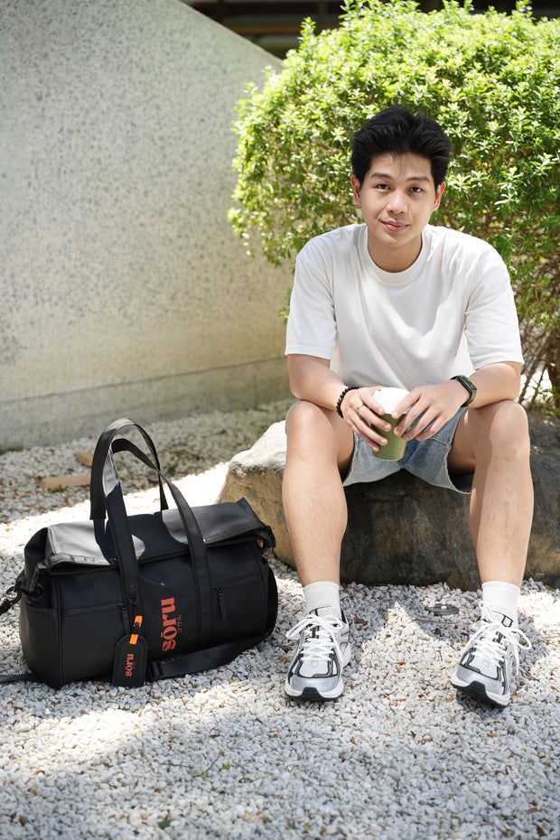 <p>STYLE & FUNCTION</p><h2>Minimalist Look.</h2>